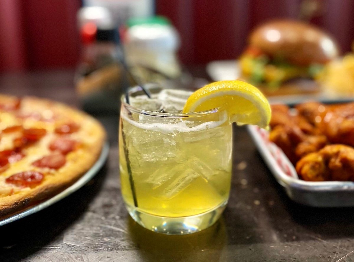 Slice of Vegas Pizza tweet media