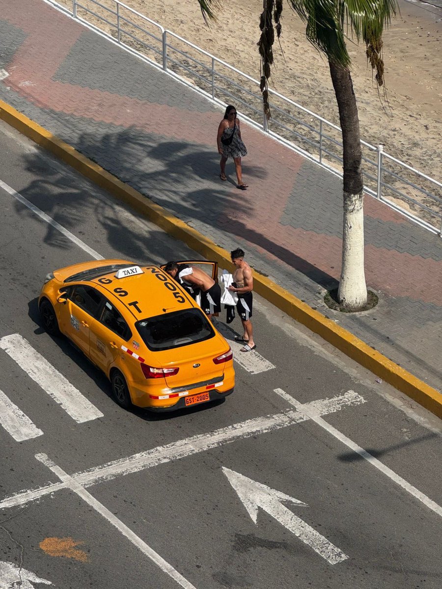 Out of context CSE tweet media