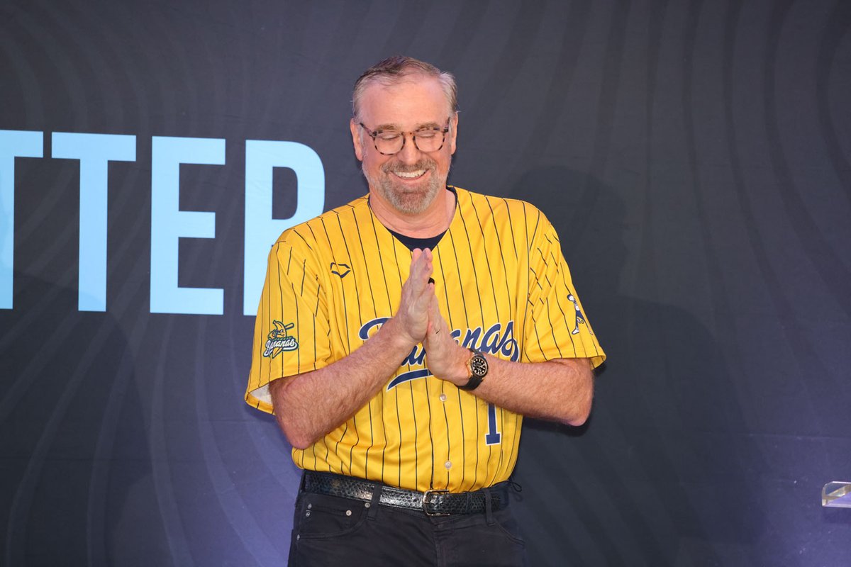 Hayward Pool tweet media