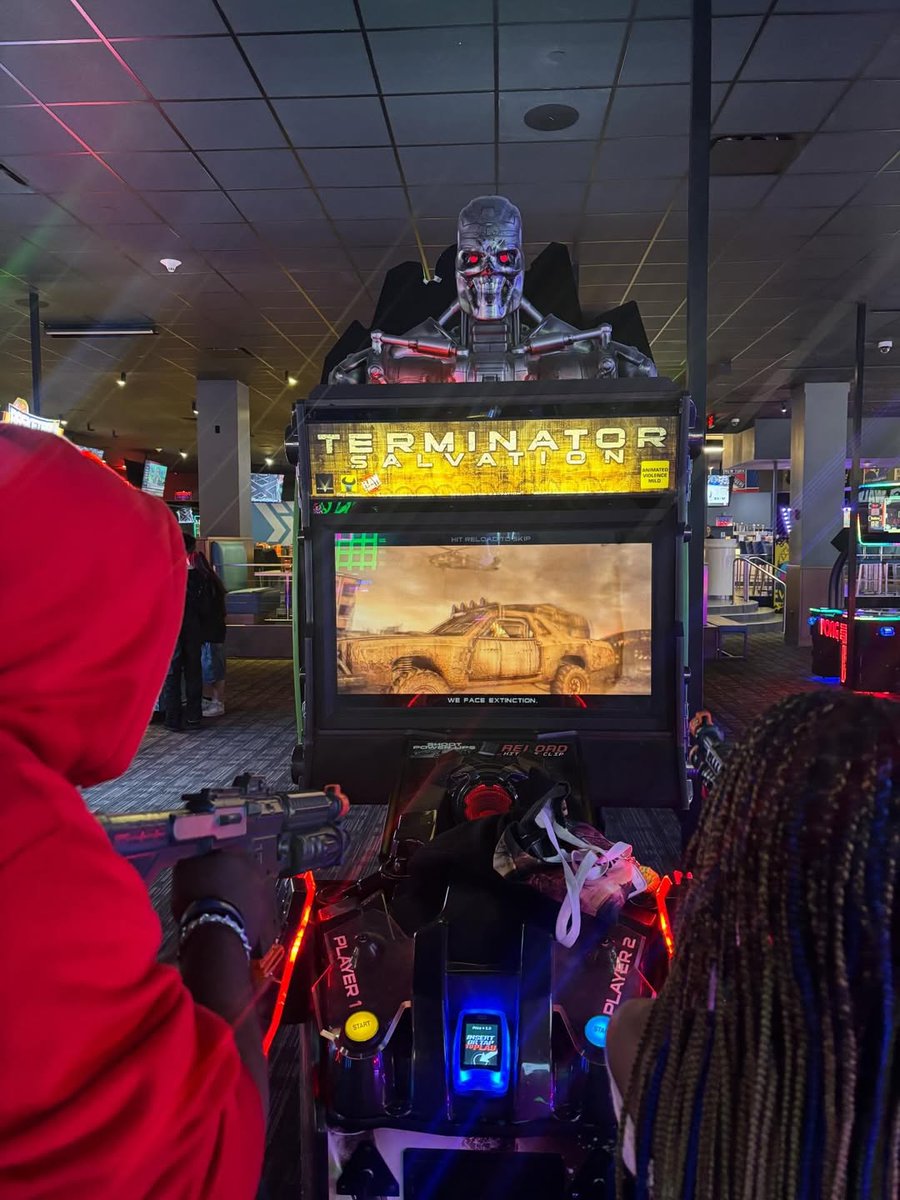 HARTs_HS's tweet photo. Our 9th and 12th graders went to David &amp; Busters and got to release their inner child to play cool games! They had an amazing day with their peers! 💙😃 https://t.co/BUQ30A5Ttz