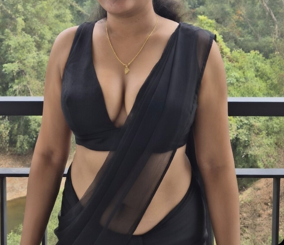 Hotwyfinthehouse tweet media