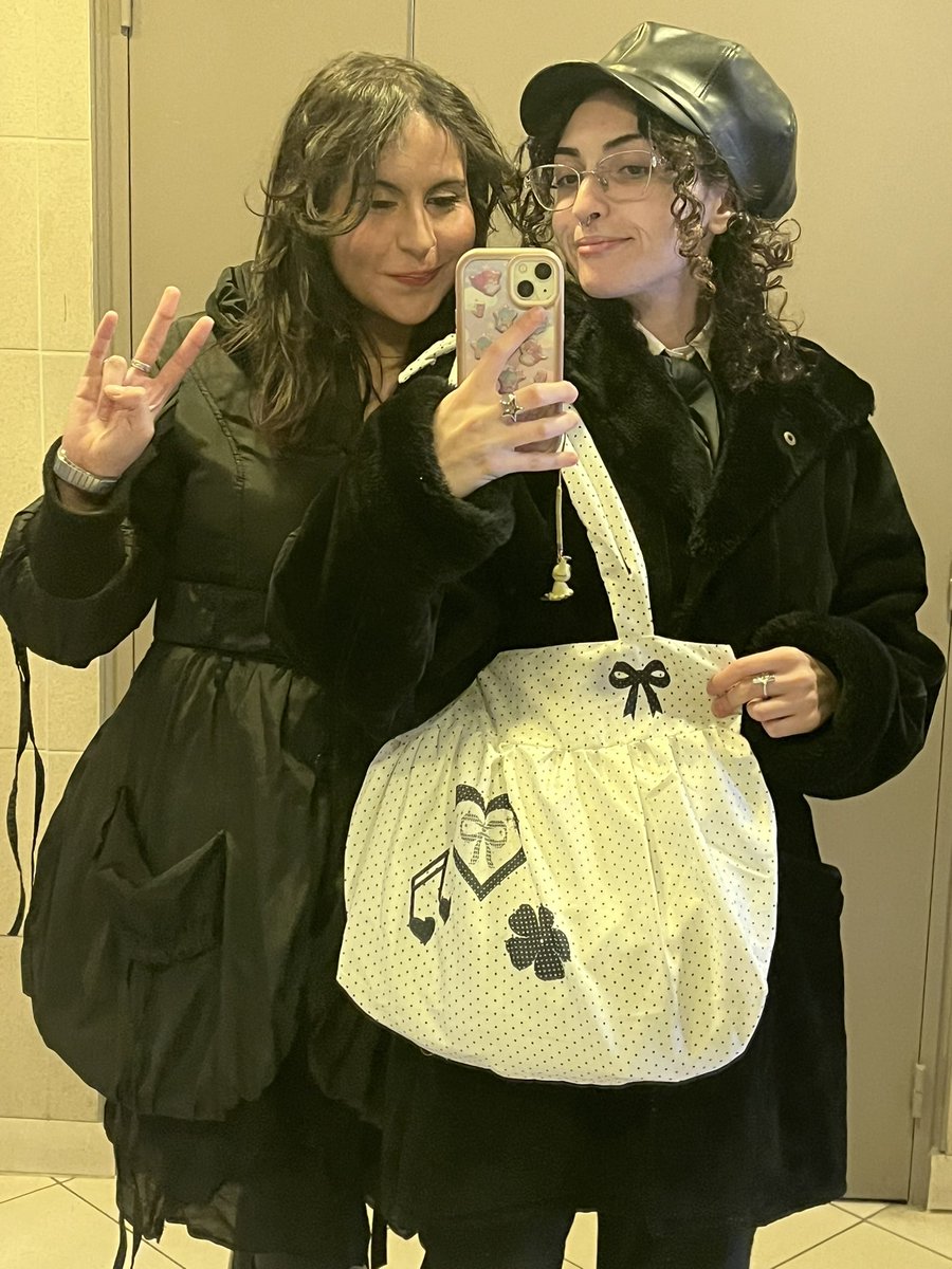 salem de lyingcunt tweet media