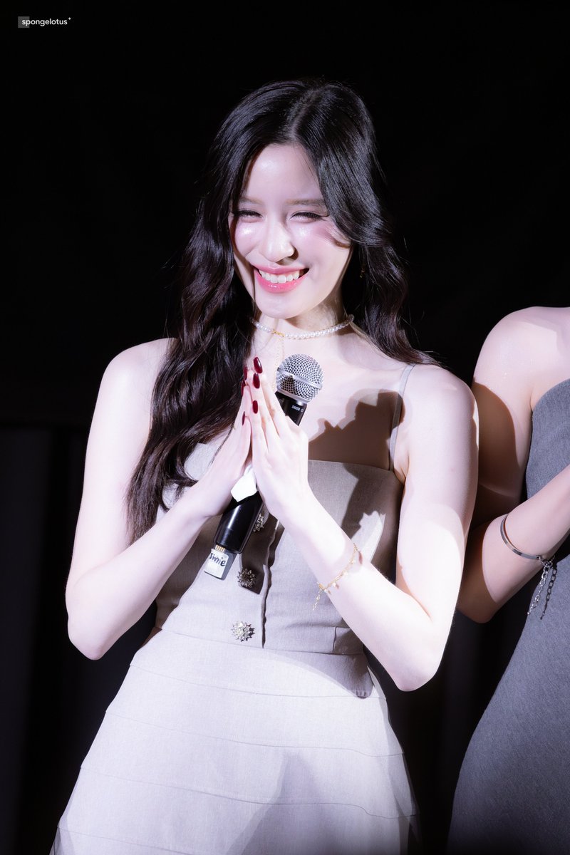 로터스. tweet media