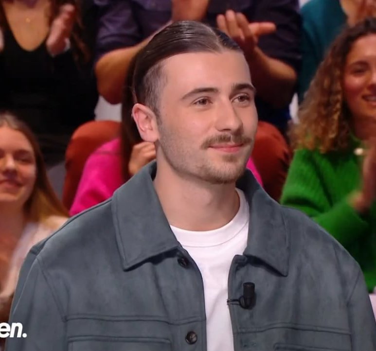 l❄️u tweet media