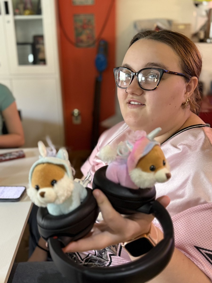 AskDougTheDog's tweet photo. Auntie @eftaelor Taelord is lamenting her last nine weeks with Nebula and Bean. She will come back to visit after she finishes her degree in Software Engineering. https://t.co/3oLgQzjyfL