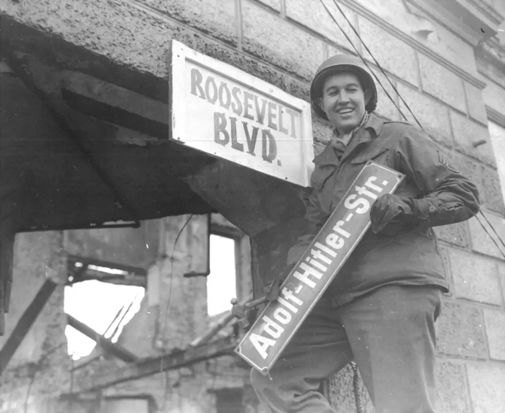 Leftwt Confessions tweet media