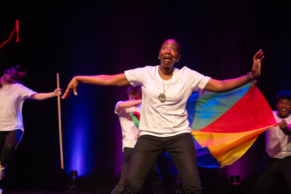 St John's College tweet media