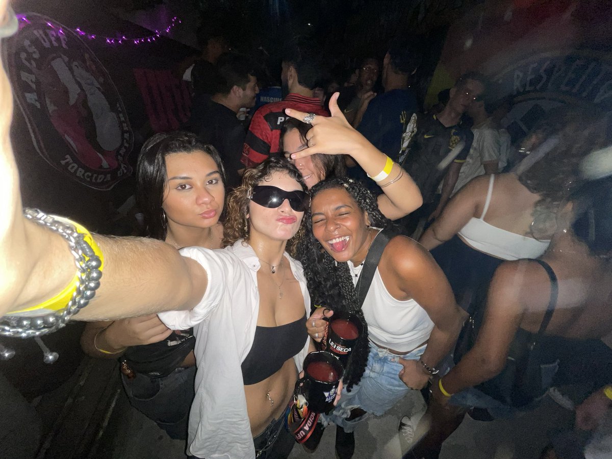 claraxcx tweet media