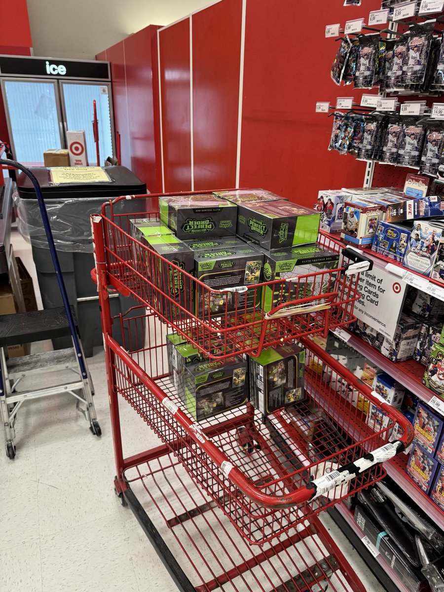 SquirtleTCGRestock tweet media