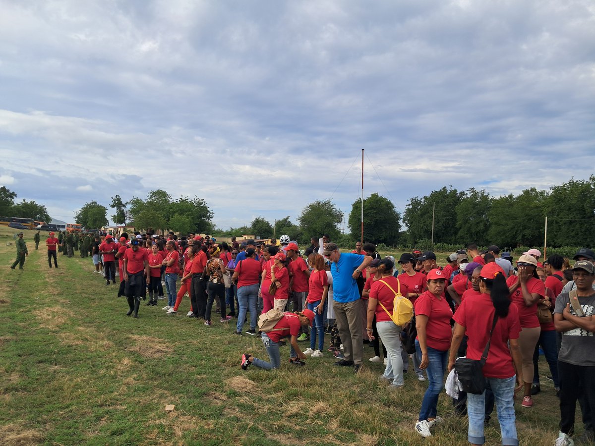 Bastión Estudiantil Universitario en la <a href="/UG_Cuba/">Universidad de Guantánamo</a>!! Todos nuestros jóvenes se preparan para defender la Patria en esa trinchera si fuera necesario. #UniversidasCubana #GuantánamoNoSeDetiene