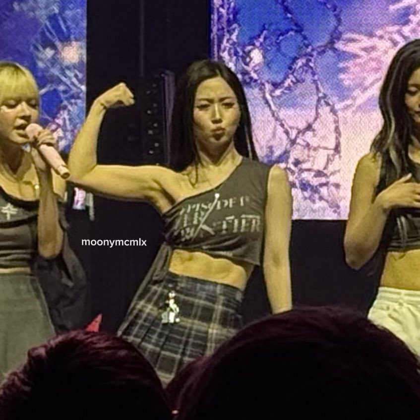nmxxies's tweet photo. ???? @nmixx which one of you was planning to speak up about THESE MUSCLES EXCUSE ME https://t.co/G2UYALUUrx