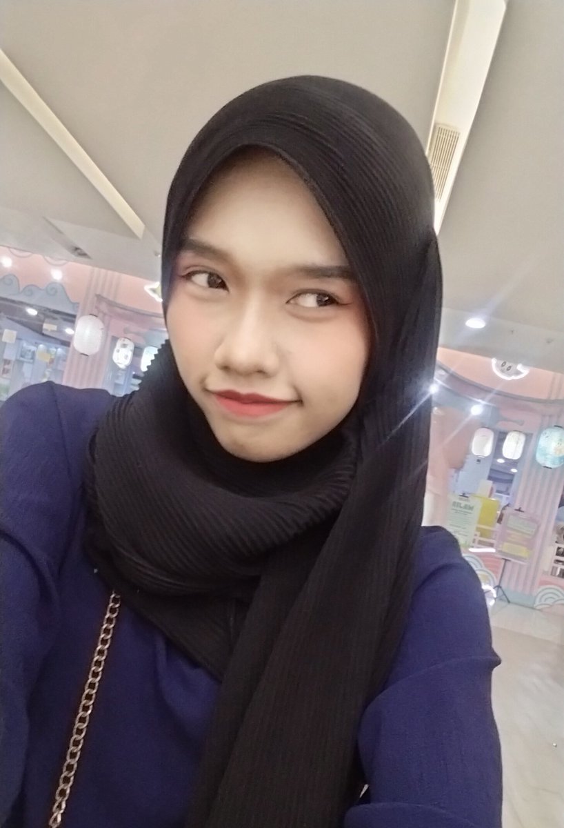 Yoshie🌒 Comms open tweet media