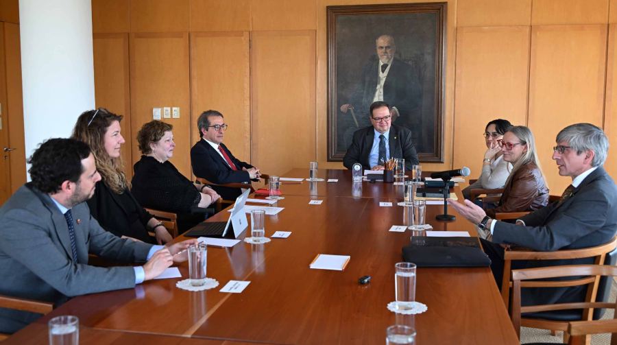 Con Canadá, prioritario el intercambio académico en todas las áreas de conocimiento: Rector Lomelí.

Recibió al presidente del Consejo de Investigación para Ciencias Naturales e Ingeniería, Alejandro Adem, y a la vicepresidenta del Consejo de Investigación para las Ciencias