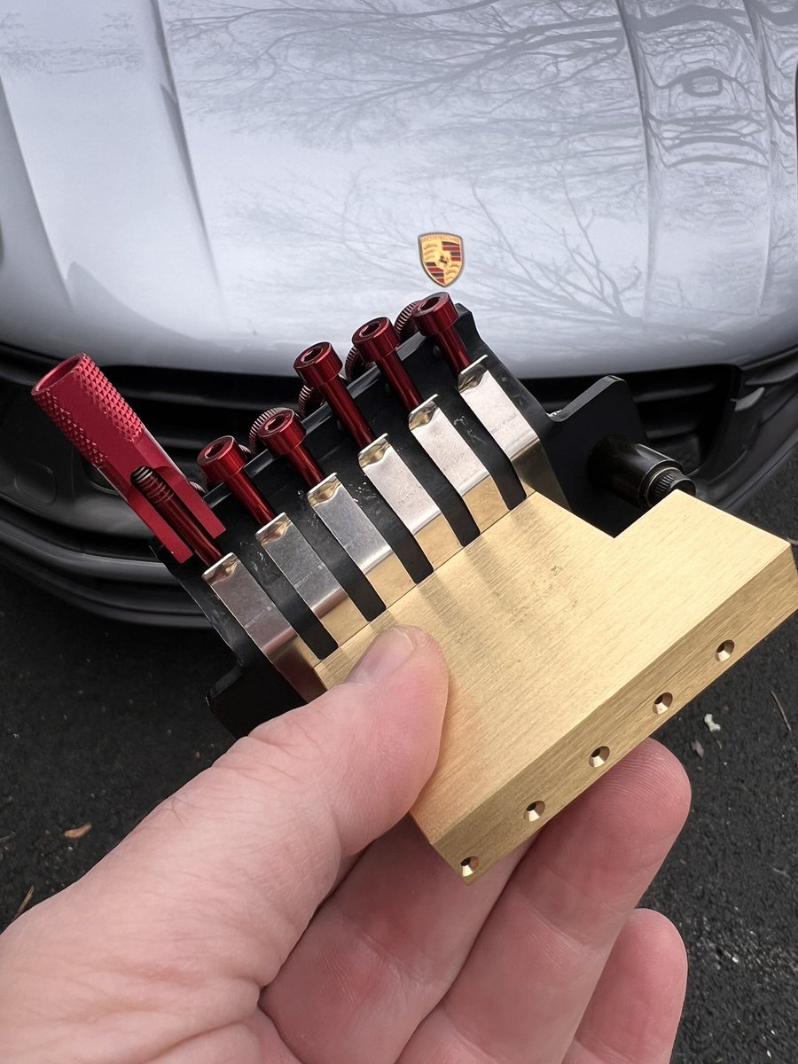 FU-Tone.com tweet media