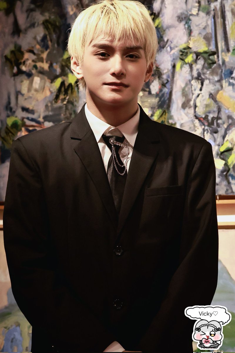 sing_vickyy🐰🤘🏻 tweet media