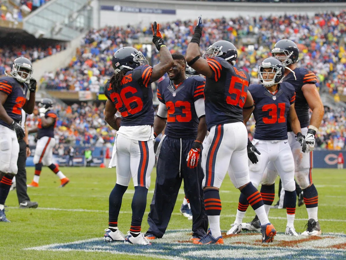 Cream sleeve tweet media