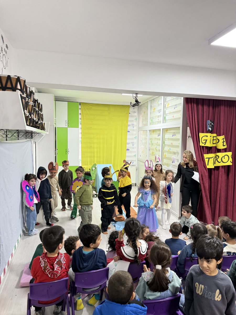 GultepeBatman's tweet photo. Dünya Tiyatrolar günün de öğrencilerimizin oynadığı öğretmenlerimizin yönettiği #sumucizesi ni büyük bir keyifle izledik 
#tiyatro #dünyatiyatrolargünü @BatmanilMEM https://t.co/k6EPZoUDzA