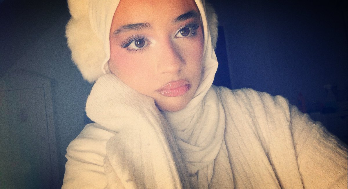 𑣲farah is unique tweet media