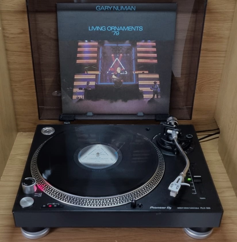 GNDiscography's tweet image. #GaryNuman

On the turntable this evening

Living Ornaments '79

#vinylrecords #vinylcollection