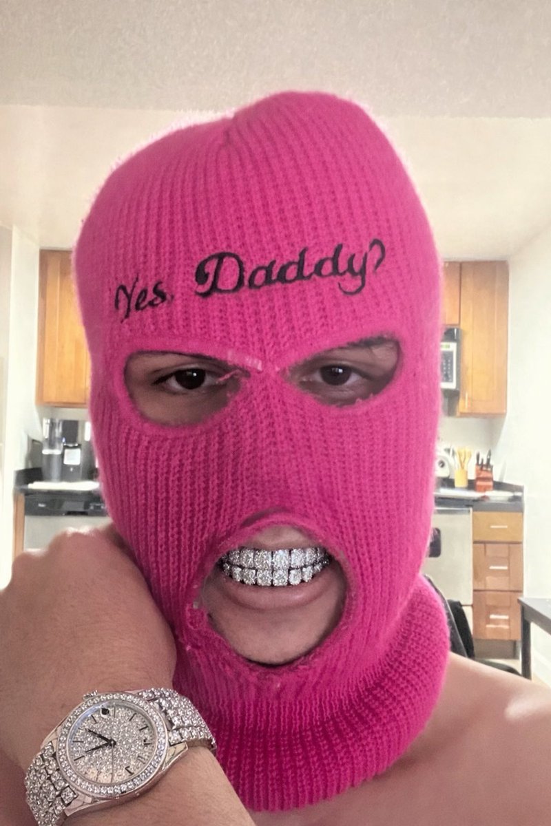 FlashedGamba tweet media