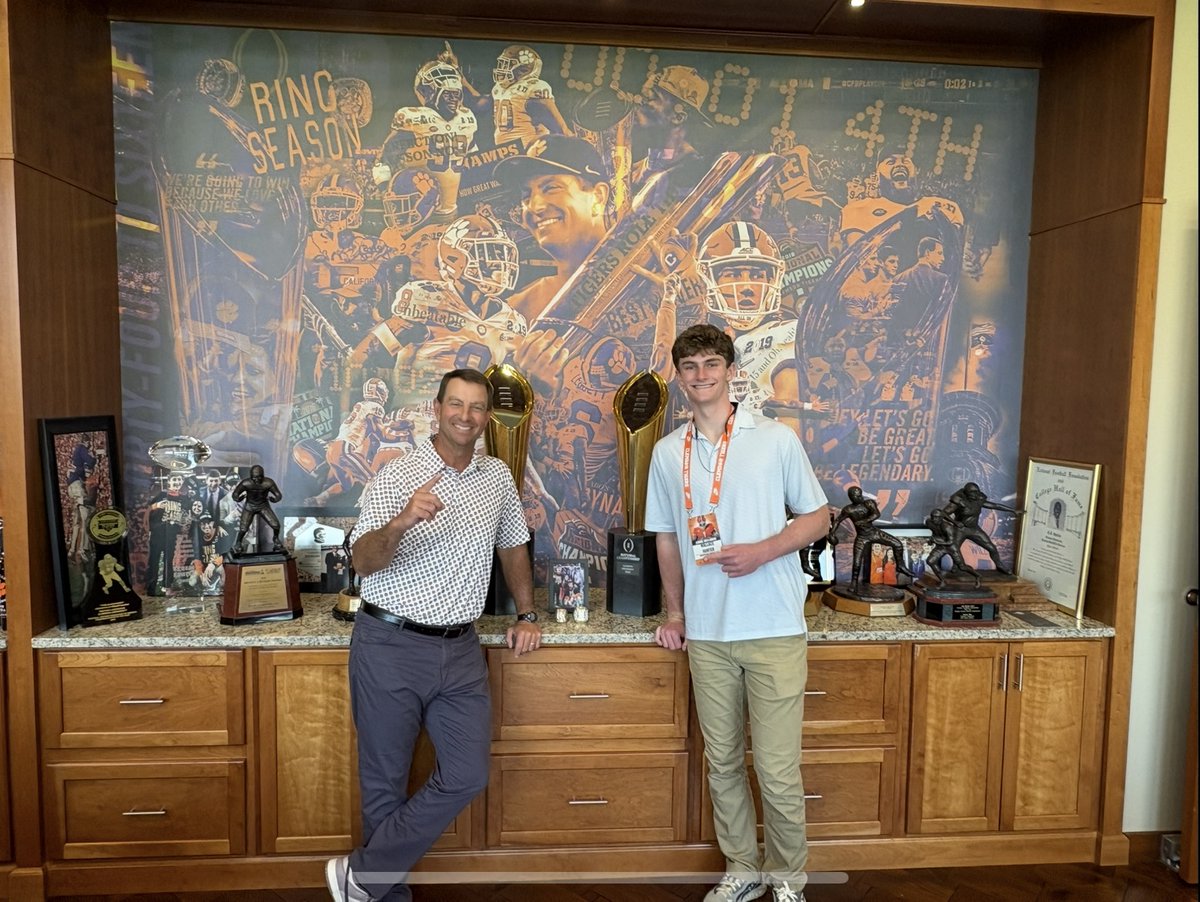 Wallace Hunter tweet media