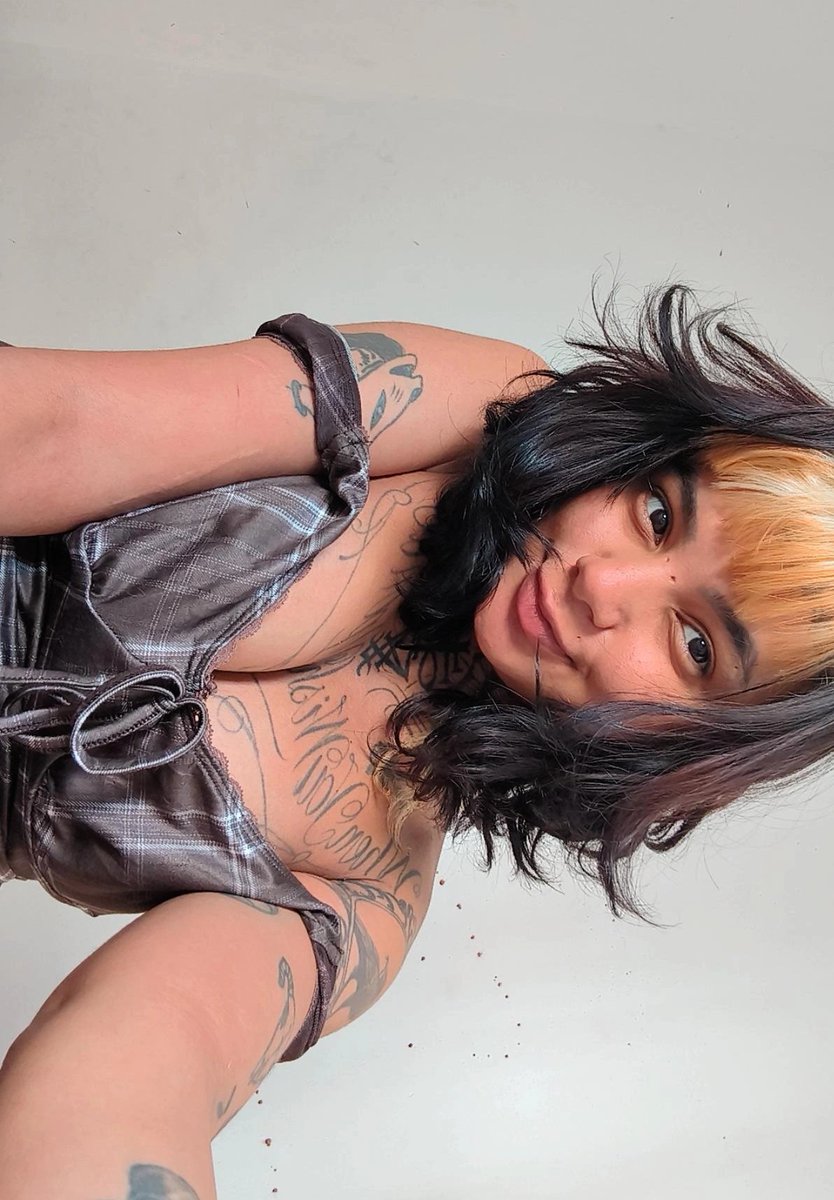 ✶ 𝙰 𝙽 𝙽 𝙸 𝙴 ✶ tweet media