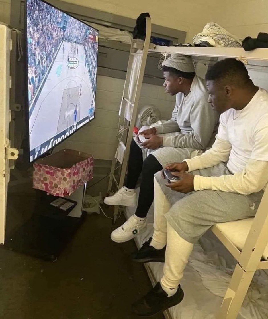 meme bastard 💚 tweet media