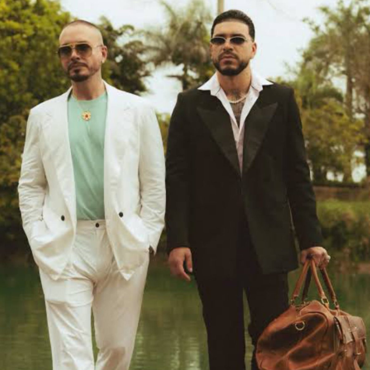 ¡NUEVO SENCILLO! 🎤 J Balvin publica el tema "Pal Agua" junto a Ryan Castro. 🎶🎵