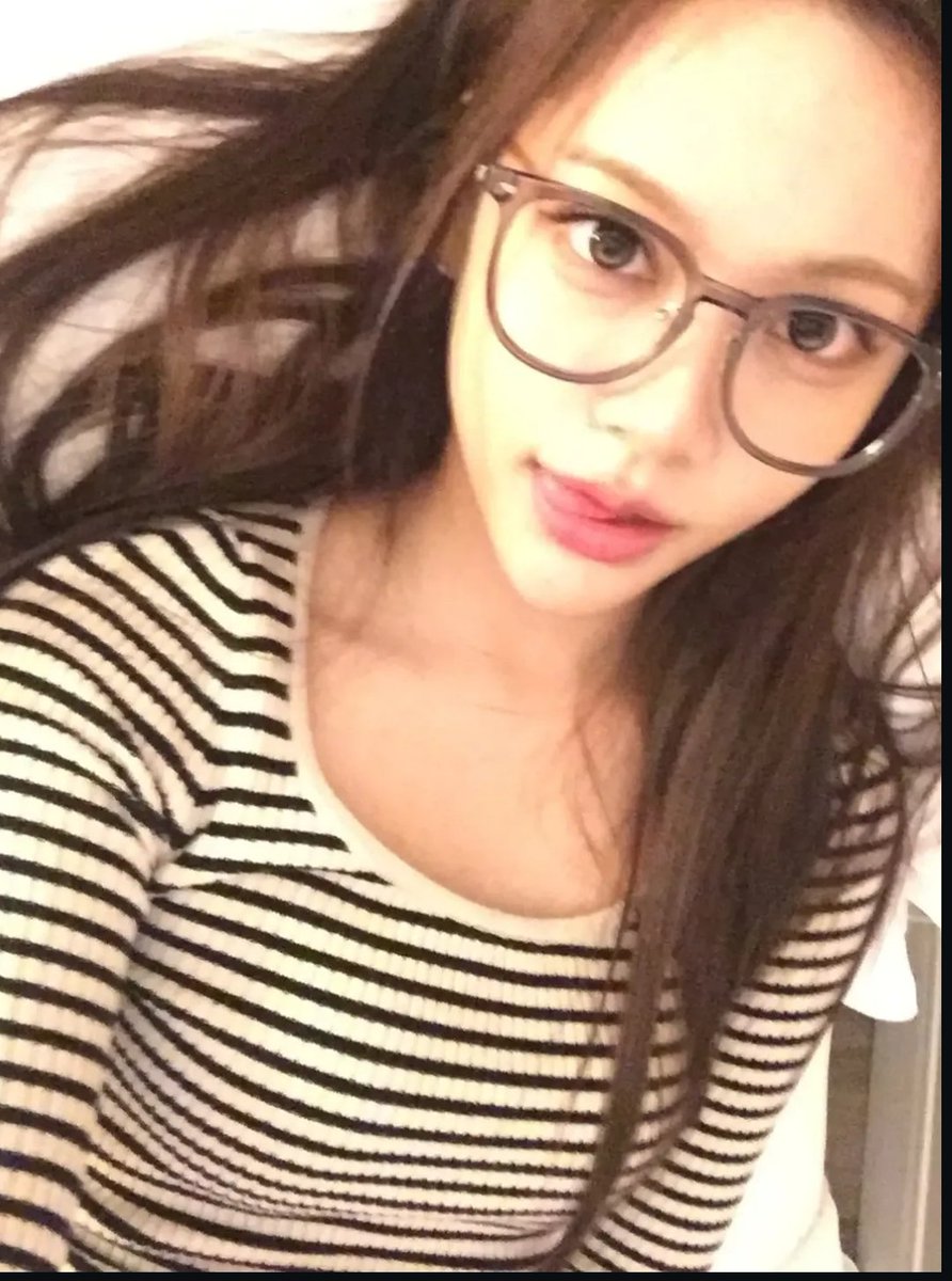 Semoga Hatchu(S2U) yang datang besok bisa kasih momen yang tak terlupakan buat TKW kita satu ini😂

OUR BALI GIRL TURNS 20
#햇살공주카르멘의날
#SunshineCarmenDay
#HAPPYCARMENDAY