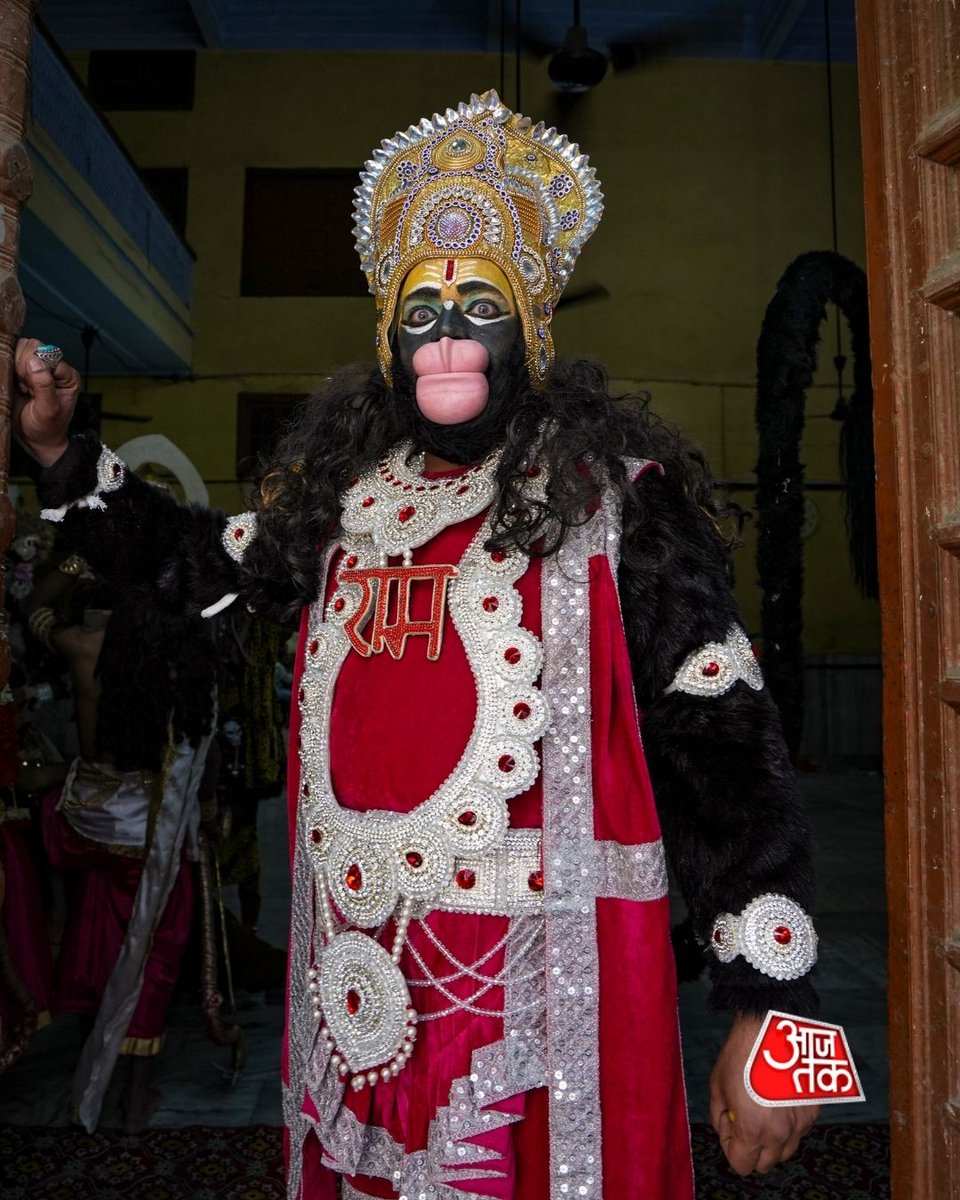 aajtak's tweet image. अमृतसर: 'राम नवमी' के दौरान शहर में निकला धार्मिक जुलूस, कलाकारों ने भगवान का अलग-अलग रुप धारण किया, स्वाइप कर देखिए तस्वीरें

#Amritsar | #Ramnavami | #ATPhotoblog | #AajTakSocial | #ATCard