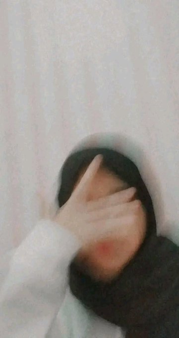 طالبه مراهقه tweet media