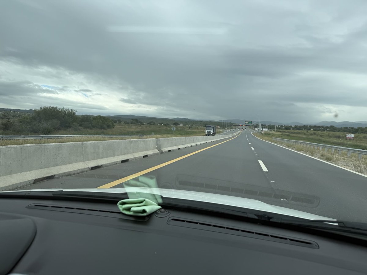 NoraBedano's tweet image. 🚗🚘 rumbo a @VillaLosAromos en plena sierras cordobesas, increíble paisaje. Con #TransFORMAR@cba a Cordoba desde la Educación ⁦@gobdecordoba⁩ ⁦@HAFerreyra⁩