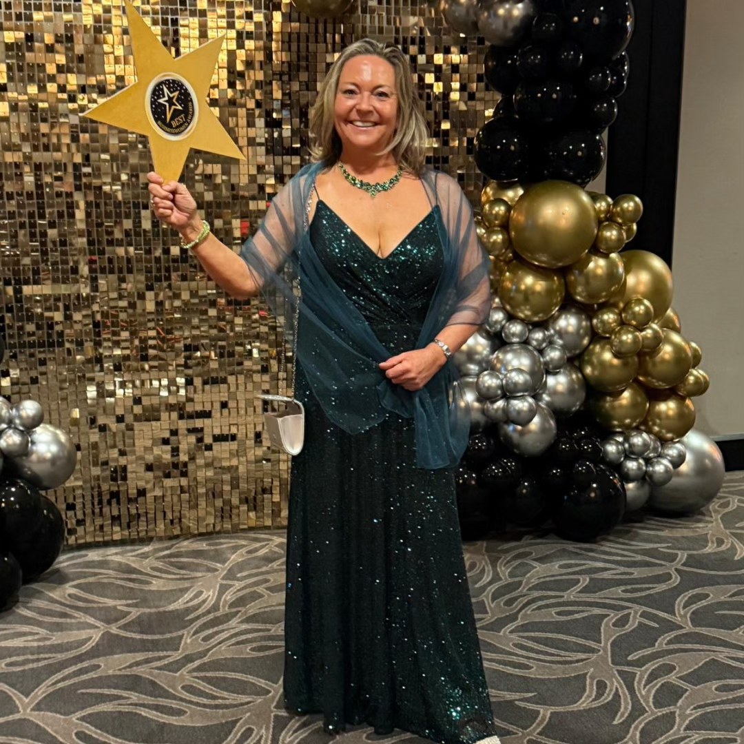 Buzz-Off Honey Bee tweet media