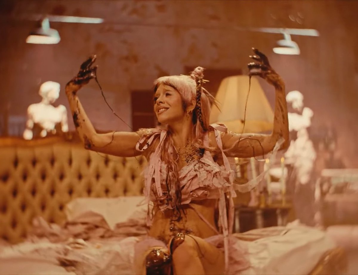 Melanie Martinez Brasil tweet media