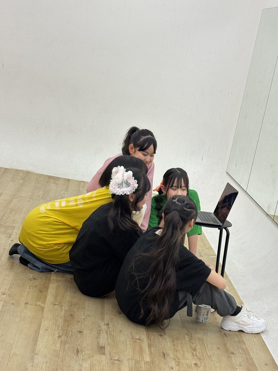 Unity_Licca's tweet image. おはよー☀️いいお天気✨
ライブ後のダンスレッスンで
Unityのライブ見返したら爆笑🤣
最後はJUMPで終わったよ！
Licca以外のみんなすごっ！！
#おはゆにてぃ #jump #笑顔