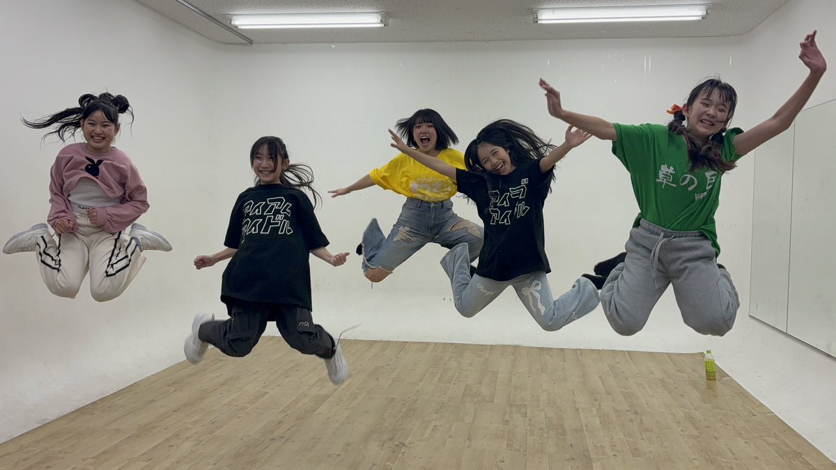 Unity_Licca's tweet image. おはよー☀️いいお天気✨
ライブ後のダンスレッスンで
Unityのライブ見返したら爆笑🤣
最後はJUMPで終わったよ！
Licca以外のみんなすごっ！！
#おはゆにてぃ #jump #笑顔