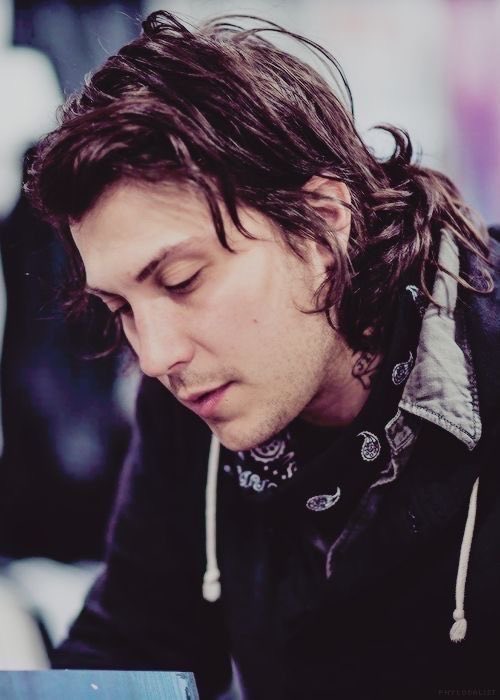 Boyfriend Frank Daily tweet media