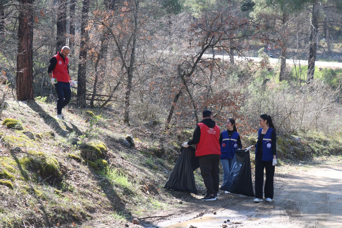 🌍 Farkındalık İçin Doğadayız! ♻️

30 Mart Dünya Sıfır Atık Günü kapsamında, “Farkındalık İçin Doğadayız” sloganıyla gençlerimizle birlikte çevre temizliği etkinliğimizi gerçekleştirdik.

#GSBGM
#GSBAmasyaGençlikMerkezi
#SıfırAtık 
#DünyaSıfırAtıkGünü 
#FarkındalıkİçinDoğadayız