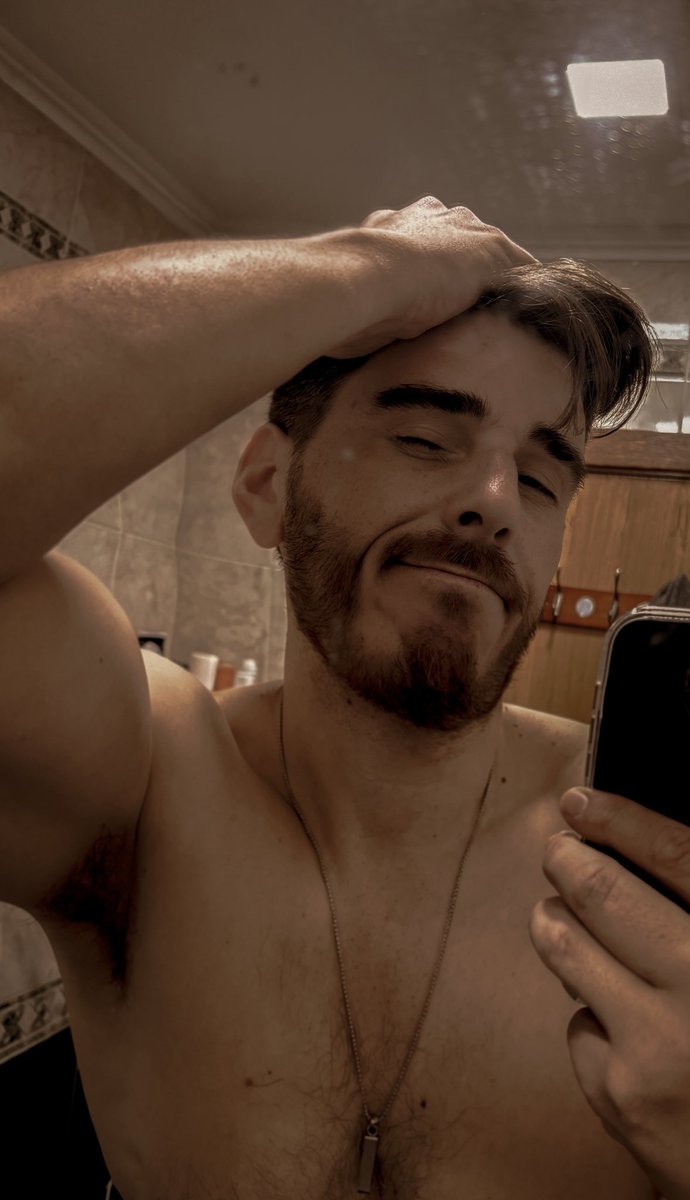 Chegou o sono. Boa noite!! 😴 

#night #sleep #men #menstyle #men #guy #weekend