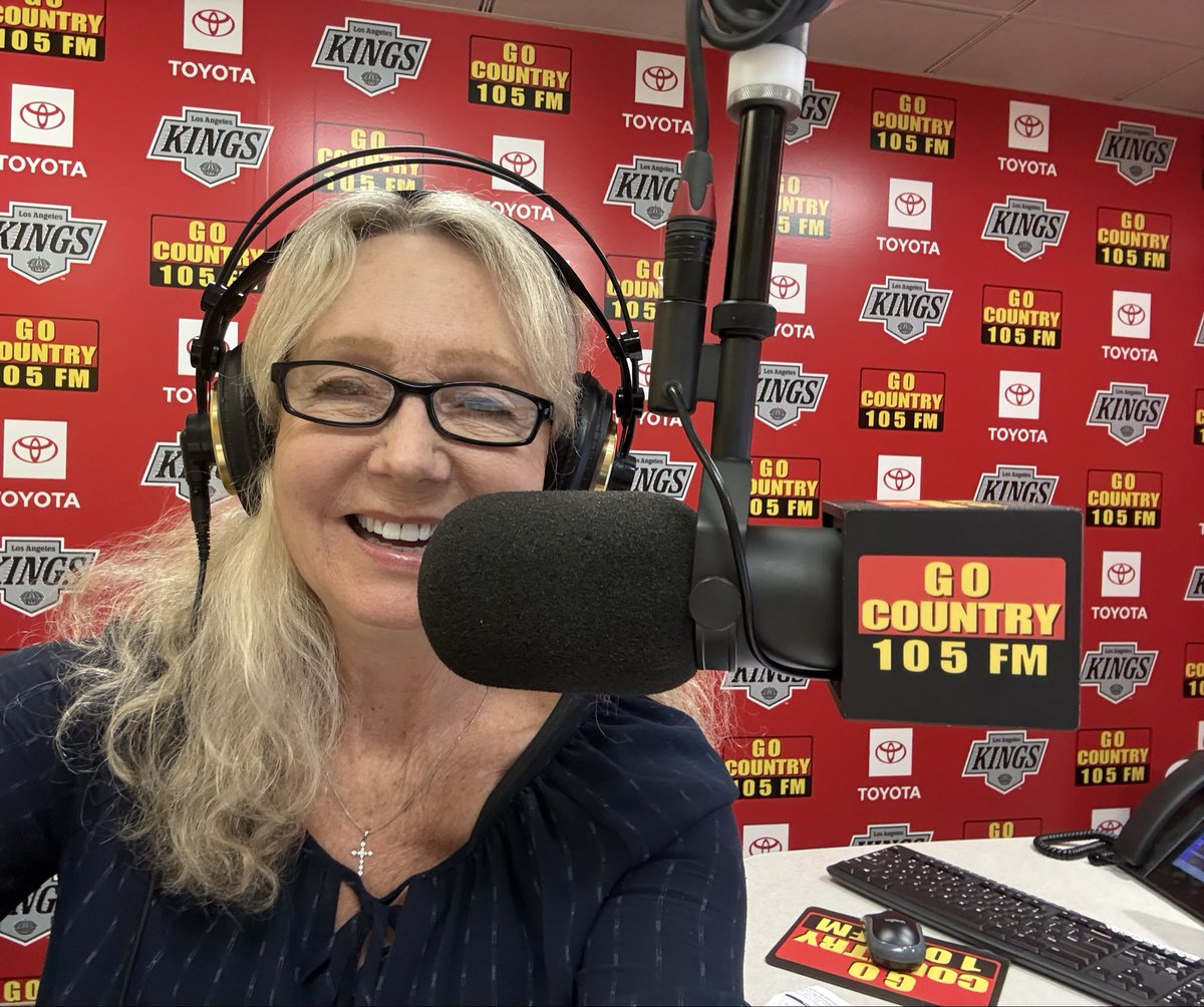 Go Country 105 tweet media