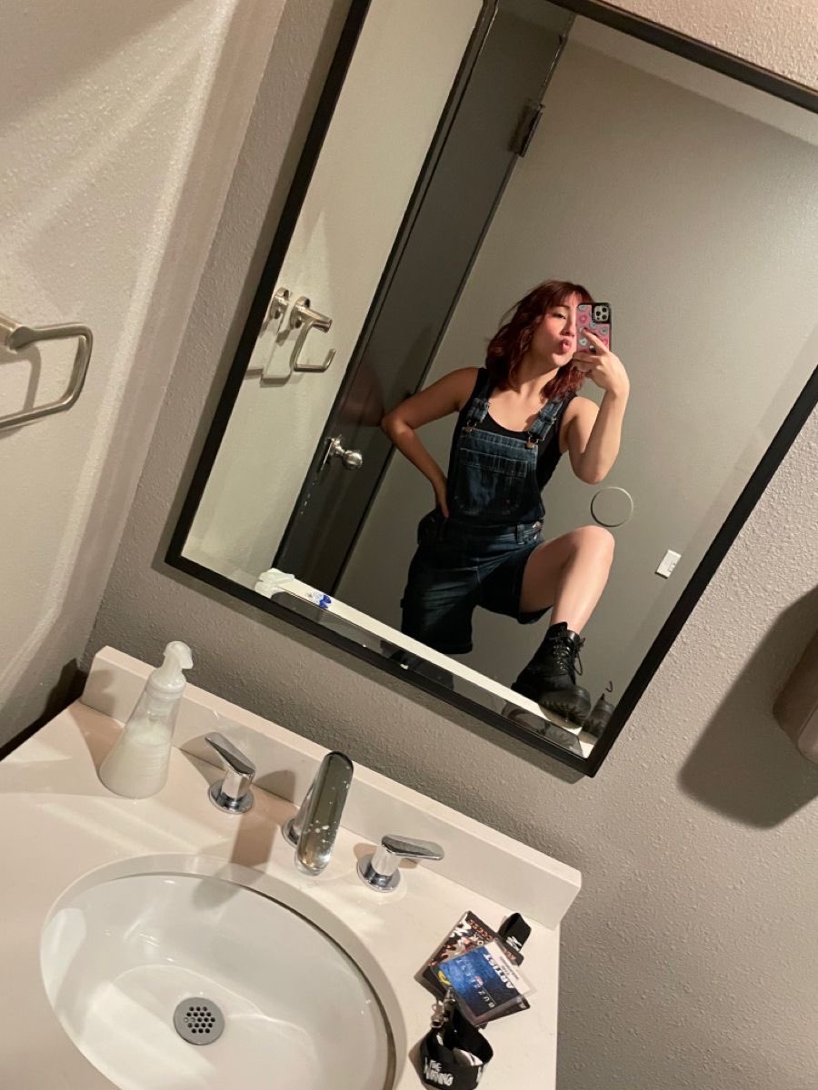 daisy / pau's wife tweet media