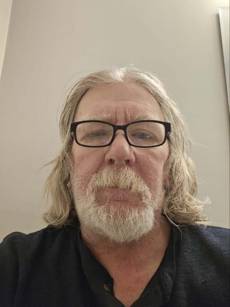 andrew thr tweet media