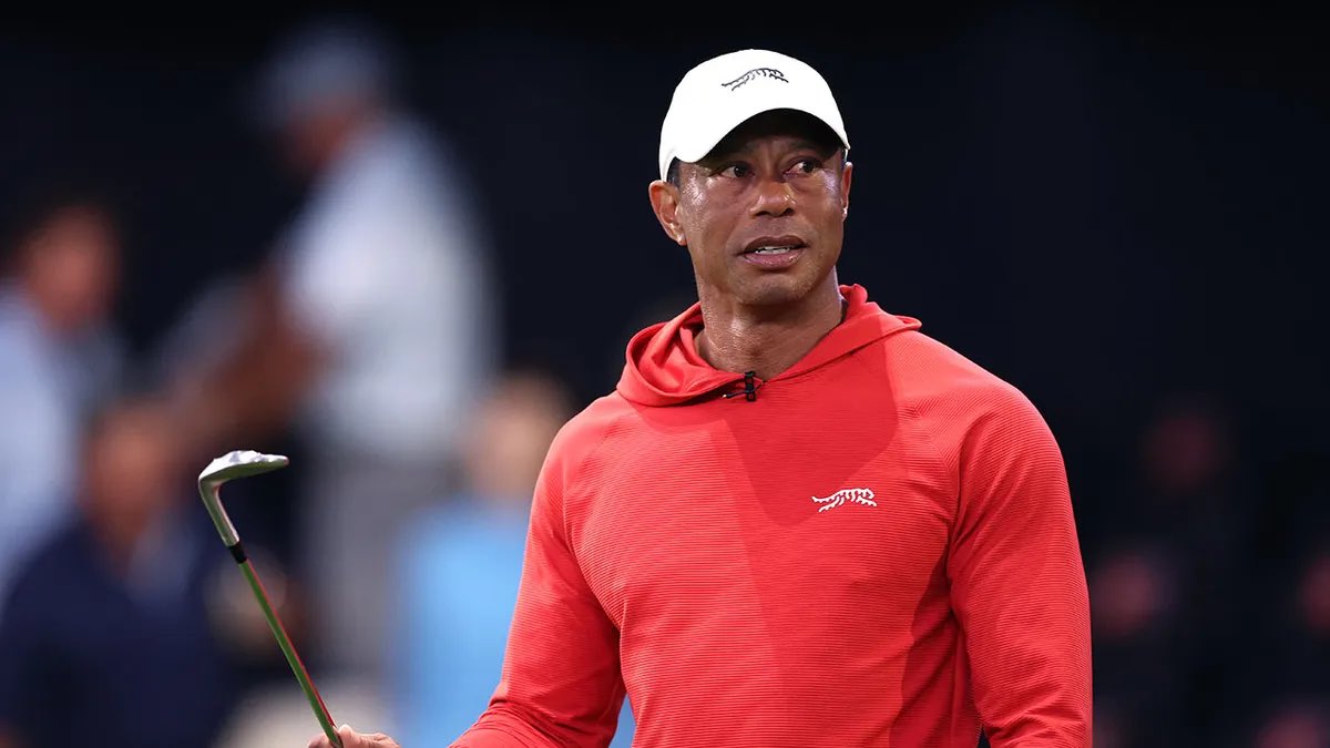 SportyKayzz's tweet photo. 🚨TIGER WOODS ARRESTED for DUI after involvement in rollover CAR CRASH😳 https://t.co/Mlwz5cZNwl