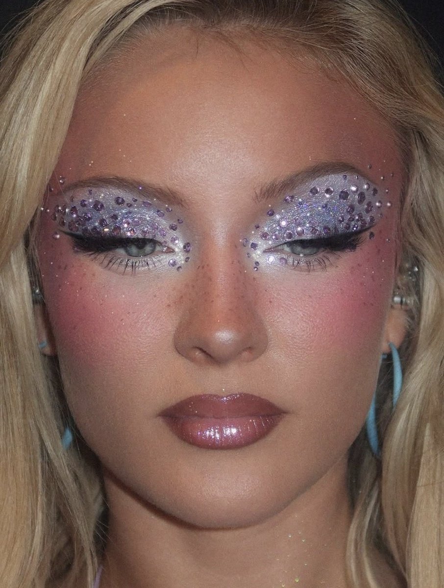 La Mode Unknown tweet media