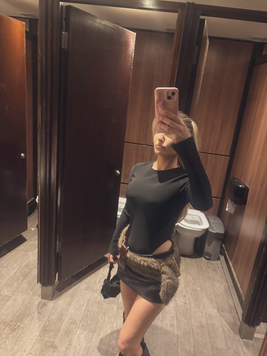 Roxy princess 🍑👸🏼 UK findom 🇬🇧 tweet media