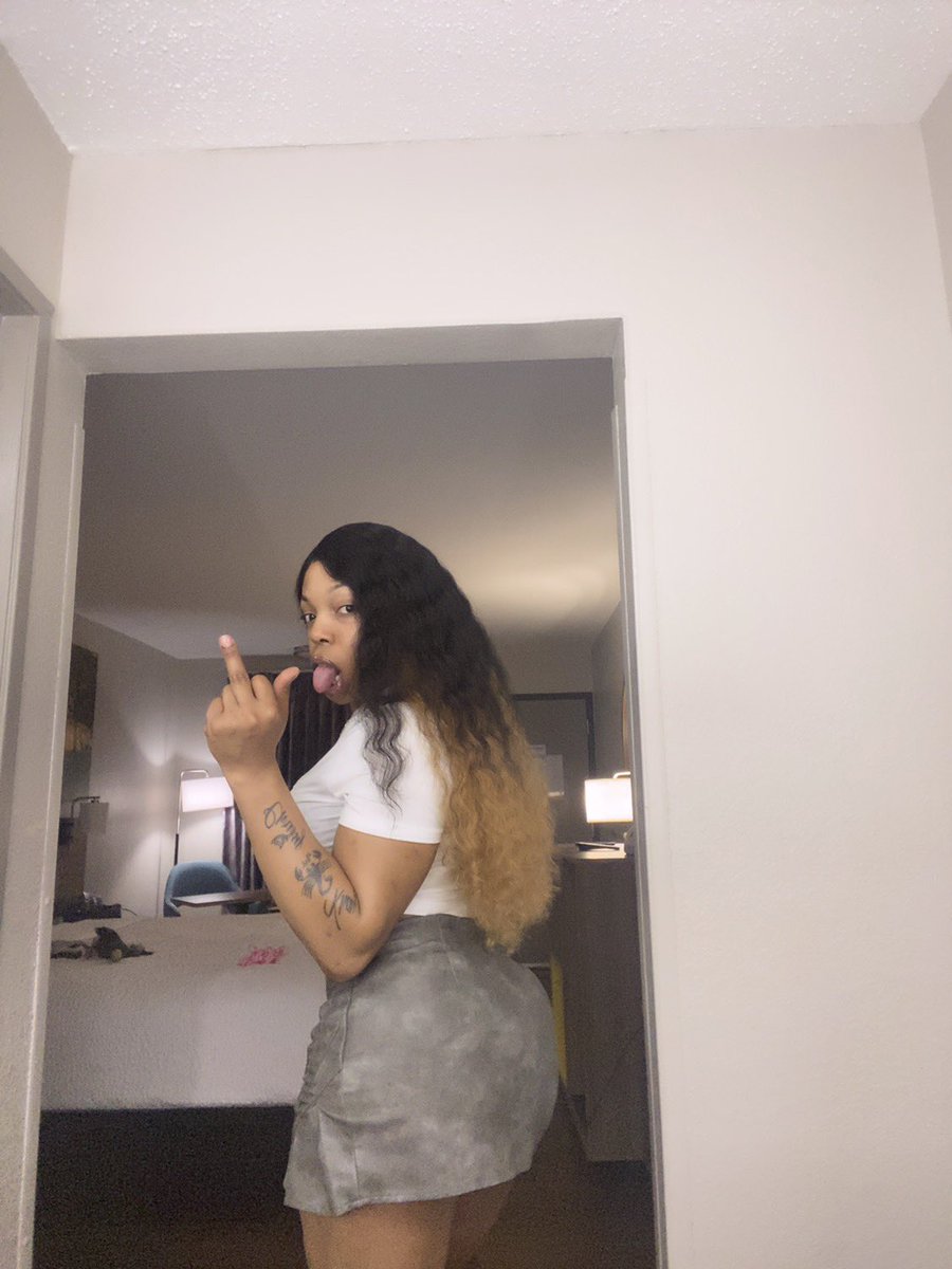 Christinaé (Chrissy) tweet media