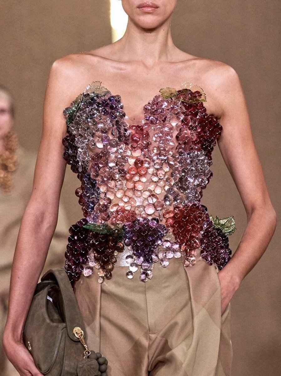 Moodsby_v's tweet photo. Balmain Autumn Winter 2024 https://t.co/vhom7xDXgQ