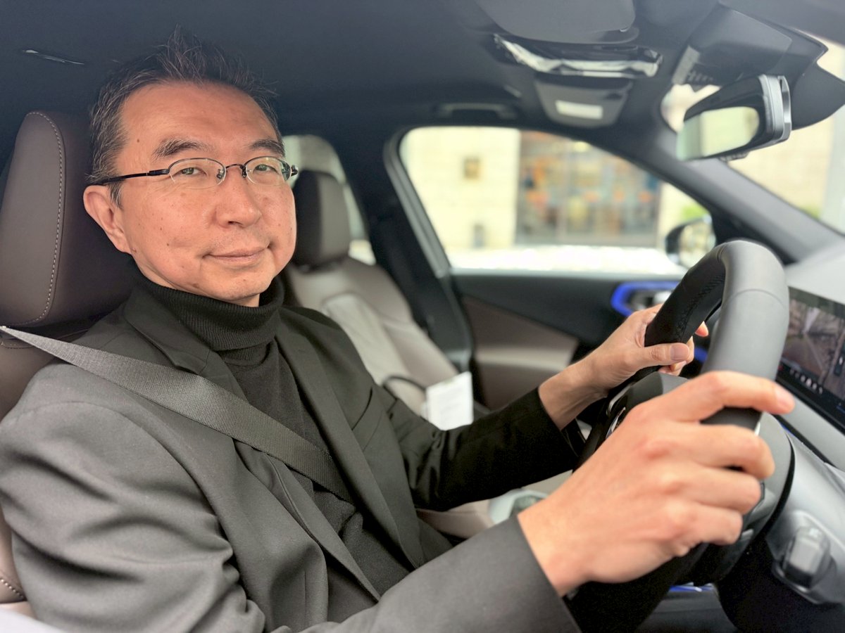 FREUDEFORLIFE's tweet photo. ＼きょうお昼11時スタート／

今週も #BMW X3 20d xDrive M Sport の
車内に【 建築家 #藤本壮介 さん 】をお迎え。
@soufujimoto

大阪・関西万博の会場デザインプロデューサーを
務め上げた藤本さんの 未来への挑戦 とは…？

番組最終回となる今日の放送も
どうぞ最後までお付き合いください🚙

#radiko
https://t.co/4zYIDKGxcd

#jwave #ラジド