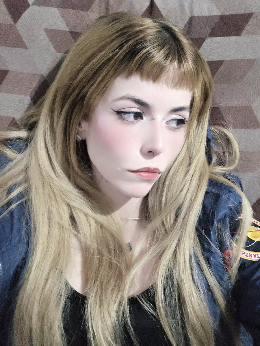 Annie ⋆ ̊ tweet media