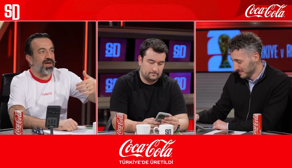 Sözde spor programları ama aslında milli duyguların zirve yaptığı anlarda bile siyonist destekçisi Coca Cola'yla algı yapma programına dönüşüyor.
Hepsi önüne kutuları almış.
Utanmadan reklam yapıyorlar.
Bir duruşunuz olsaydı!
<a href="/SportsDigitale/">Sports Digitale</a> 
<a href="/ticaret/">T.C. Ticaret Bakanlığı</a>